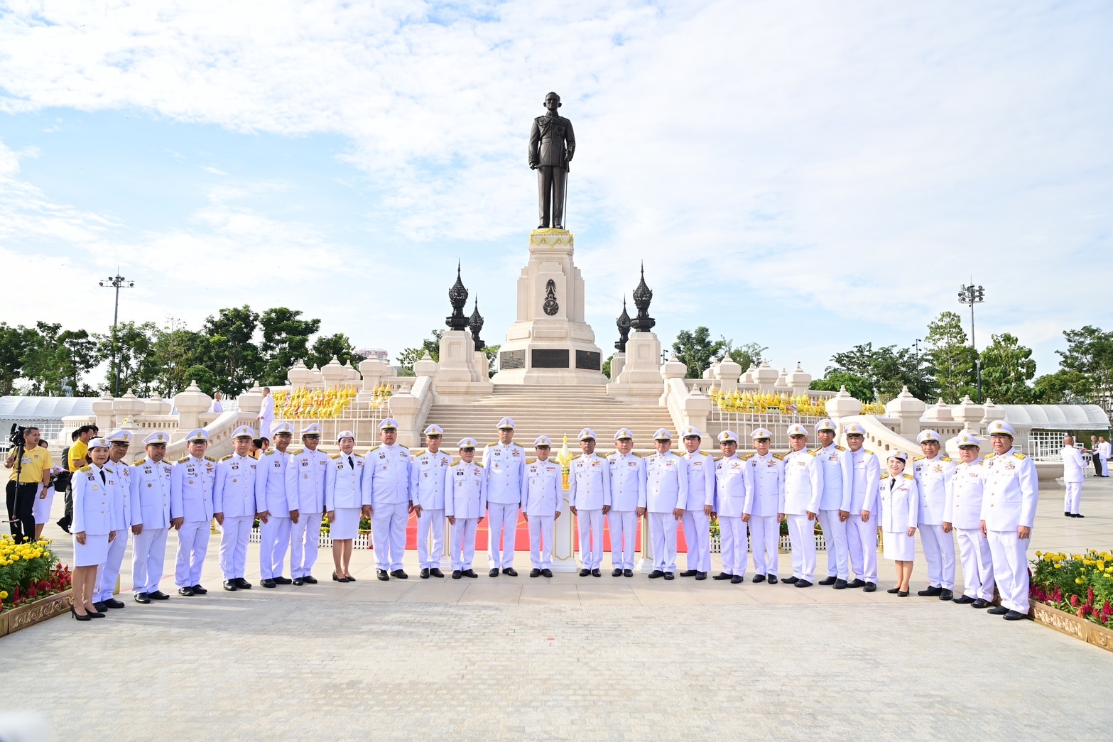 กปน. ร่วมพิธีน้อมรำลึกในพระมหากรุณาธิคุณ เนื่องในวันคล้ายวันพระบรมราชสมภพ พระบาทสมเด็จพระบรมชนกาธิเบศร มหาภูมิพลอดุลยเดชมหาราช บรมนาถบพิตร วันชาติ และวันพ่อแห่งชาติ ประจำปี 2567